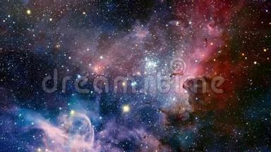 恒星星云。 星系在深空。 深空探索。 太空中的星场和星云