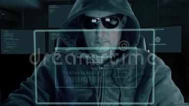 戴着头巾和墨镜的<strong>黑客</strong>坐在虚拟屏幕前，为密码解密编写<strong>代码</strong>。 <strong>黑客</strong>们