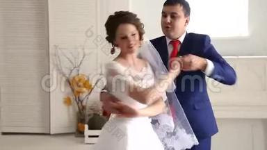 新郎新娘跳舞