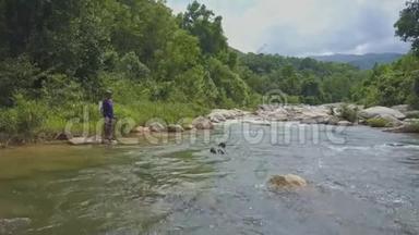 Flycam观景渔人游河网对抗热带病