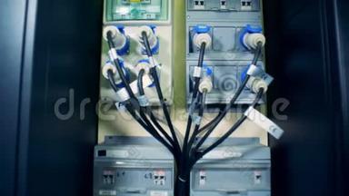 高压工业插座，插头，插座.. 数据中心的电气设备。