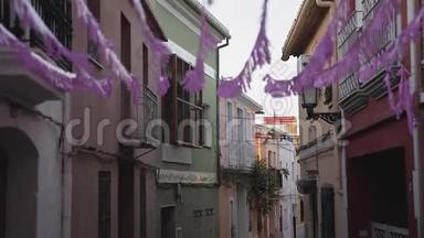 夏<strong>季</strong>节日IP西班牙。 美丽的街道。 <strong>粉色</strong>丝带。
