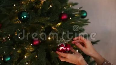 装饰圣诞树彩球汽车列车