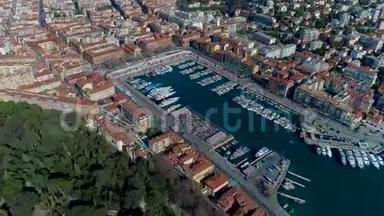 法国尼斯港海上港口及港口与豪华游艇的高空超移