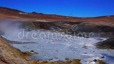 玻利维亚Altiplano地区间歇泉巴塞恩·索尔·德马纳纳
