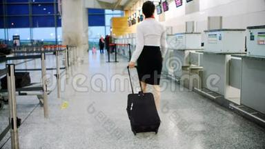 航空公司值机服务员随身携带行李4k