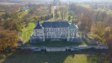 古老的皮德希提城堡。 乌克兰。 从鸟瞰城堡`景色