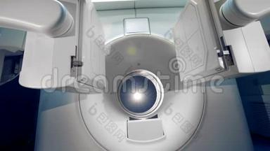 新的医疗设备投入使用。 现代医院的白色断层扫描仪。