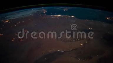 2个视频1。 从国际空间站上看到地球。 这段视频的元素由美国宇航局提供。