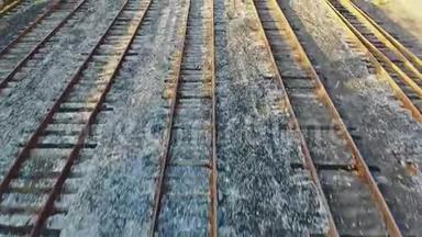 铁路轨道与铁路轨道