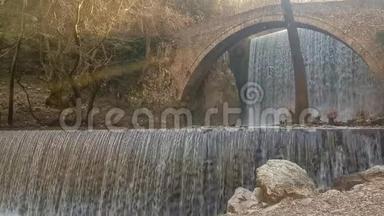 希腊特里卡拉的帕拉伊卡里亚瀑布。