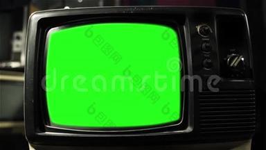 老式TV绿色屏幕。 80年代的美学。 黑白色调。 放大。