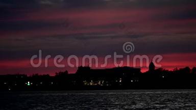 明尼苏达州的Bemidji，在Bemidji湖日落之后