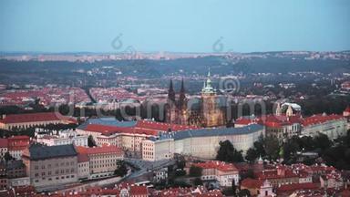 捷克共和国，布拉格。 布拉格<strong>夜景</strong>。 <strong>城堡</strong>，圣维特大教堂。 从布拉格<strong>城堡</strong>到小镇的俯视图