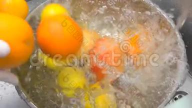 关闭掉在水里的柑橘类水果。