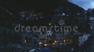 马纳罗拉镇<strong>夜景</strong>，<strong>照明</strong>建筑全景，Cinque Terre