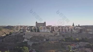 西班牙托莱多著名阿尔卡扎城堡的空中景色