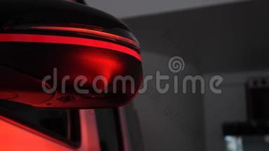 喷漆或陶瓷车身后烘干机器的红色<strong>灯具</strong>