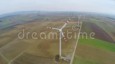 旋转风力涡轮机的俯视图。 <strong>工业风</strong>力发电。 替代能源
