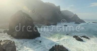 史诗悬崖和海浪景观