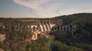 西班牙水力发电厂和大坝的鸟瞰图