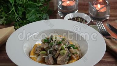豆腐和蘑菇健康茄子干