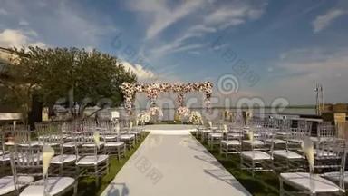 白色漂亮的婚礼装饰，婚礼的美丽场所