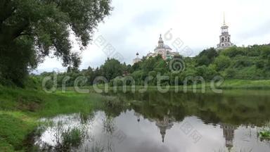 鲍里索格布斯基男子`修道院，阴天夏季。 俄罗斯特维尔地区托日克