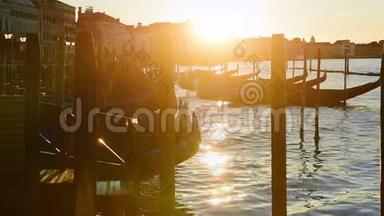 在意大利威尼斯，一幅美丽的<strong>太阳落山</strong>照片