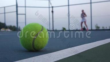 网球场和球员