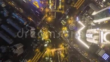 上海复杂道路交叉口，中国夜间。 高空垂直俯视图