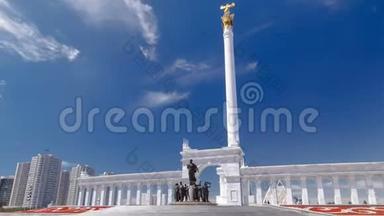 <strong>哈萨克</strong>斯坦首都阿斯塔纳独立广场上的<strong>哈萨克</strong>埃里纪念碑的时间推移。