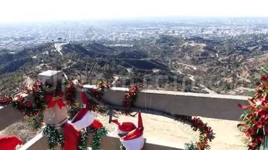 圣诞装饰，<strong>格里菲斯</strong>天文台的空中景观和好莱坞城市景观