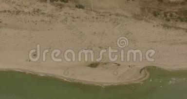 4k空中-空中定格拍摄的黑海沙质海岸