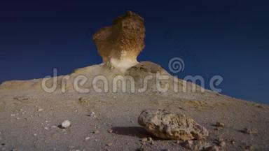 卡<strong>塔尔沙漠</strong>、石、夜、月、无热、沙