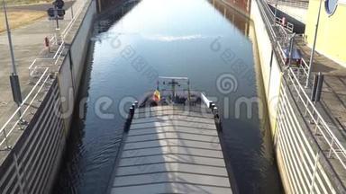 罗申西运河<strong>提升</strong>，船<strong>提升</strong>在德国。 马格德堡-2018年7月15日