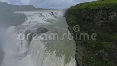 冰岛的复式瀑布Gullfoss。 安德列夫。