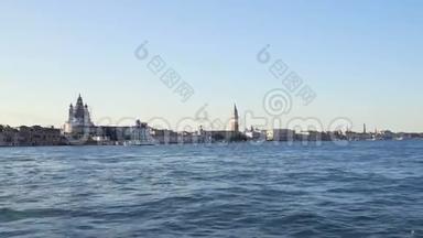 在威尼斯观光，从观光船、水上游览观光景点
