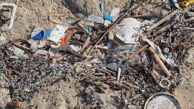 环境污染。 沙滩被<strong>塑料</strong>垃圾污染。 海滩上的微型<strong>塑料</strong>碎片。 <strong>塑料</strong>碎片