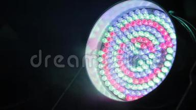 LED旋转灯魔术党灯. 迪斯科舞台灯光RGB五颜六色。