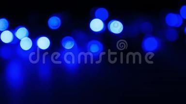 模糊的蓝色LED灯闪烁