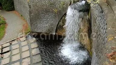 波恩自由公园的喷泉或瀑布