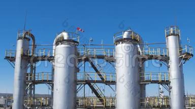 炼油厂的巨大气藏