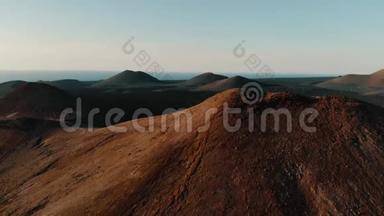 兰萨罗特岛火山口鸟瞰图。 加那利群岛