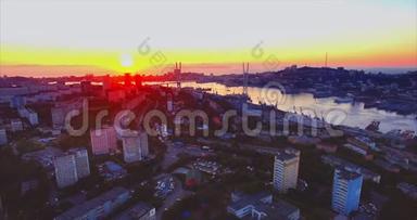 日落时登上<strong>海参</strong>崴、金角港的鸟瞰图。 俄罗斯