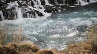 冰岛美丽的碧水景观.. 强大的<strong>瀑布</strong>巴纳沃斯<strong>瀑布瀑布</strong>倒下，在<strong>河流</strong>中流动。