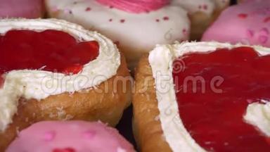 <strong>圣瓦伦丁节</strong>的心形甜甜圈。 爱情与浪漫概念