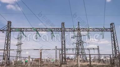 高压配电变电站.. 能源工业。 支架上的电线。 为定居点供电。 电力