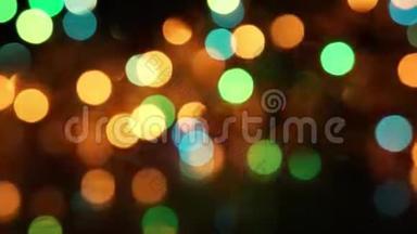 圣诞树的自然灯光背景明亮的灯光绿黄色灯光