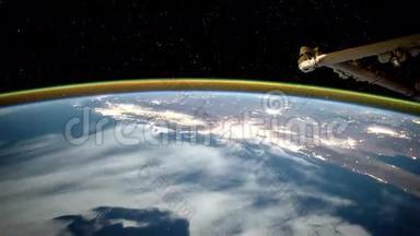 从国际空间站上看到地球和北<strong>极光</strong>。 美国宇航局提供的这段<strong>视频</strong>的元素